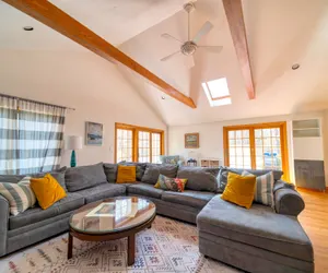 Photo 3 - 4 Bed + 3.5 Bath
