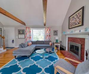 Photo 4 - 4 Bed + 3.5 Bath
