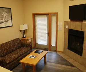 Photo 4 - XXX 1 King Bed One-Bedroom Cedar Haus Mobility Accessible Suite for 4