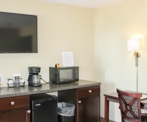 Photo 4 - Iroquois Suites 225