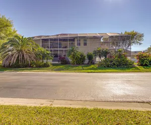 Photo 3 - Spacious 7 Bedroom Home Close to Disney