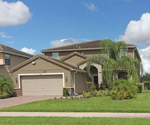Photo 2 - Calabria Lakeside Villa  with Pool and Spa Near Disney
