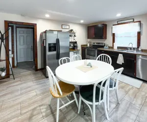 Photo 4 - 2 Bedroom House