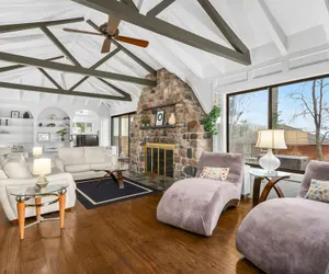 Photo 2 - XXX 3 Bed + 2.5 Bath House Norton