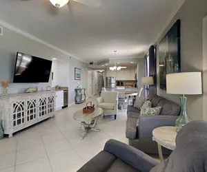 Photo 2 - The Enclave #1001