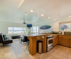 Photo 3 - 107-Oceanfront Lux 1/7