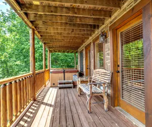 Photo 5 - 2 Bedroom Cabin for 8