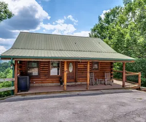 Photo 4 - 2 Bedroom Cabin for 8