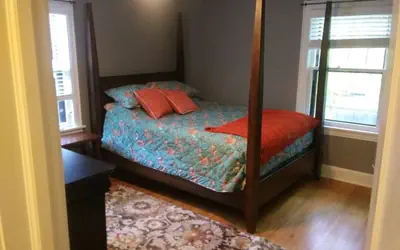Historic Twin Tudors Inn Southeast Room (KP1404SE)