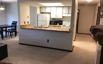 Tomar Park Apt w/ King Size Bed & Porch KP101APT5