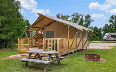Lakeside Escape | Glamping Retreat at Lake Livingston