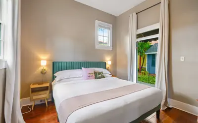 The Kermit Deluxe Guest House