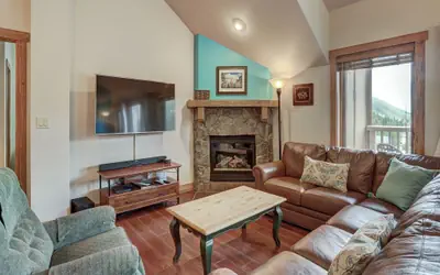 2317 Red Hawk Lodge