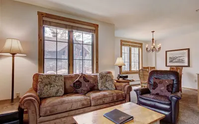 8452 Dakota Lodge