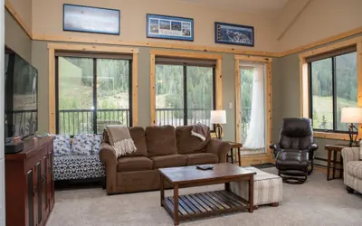 2800 Slopeside