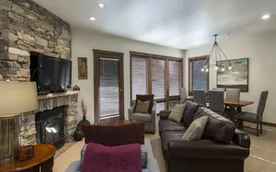 2 Bedroom Condo with Spa - Silver Baron Lodge