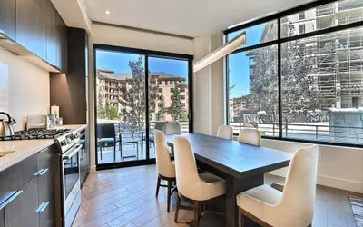 Modern Ski-in/out 2 BR in Canyons Village Save 20% on 7+ Nights!