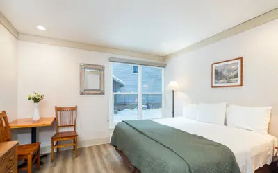 Mountainside Inn 202