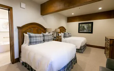 Deluxe Two Queen Room