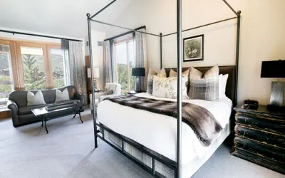 Luxury King Room with Mountain View