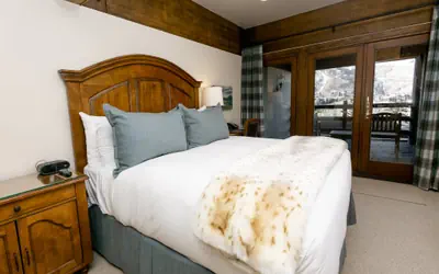Deluxe King Room with Deck