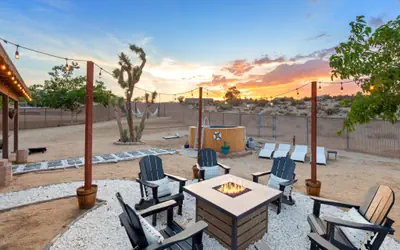 Alana House - Pool, Hot Tub, Fire Pit + Walk to Hikes!