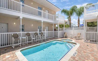 2BR 2 Kings, Steps to Beach, Entertainment SPI