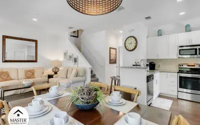 4 Bedroom/ 3 Bathroom Lucaya Village