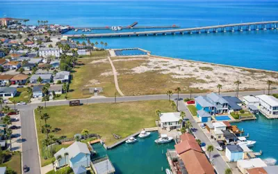 Channelfront - Dock - Fishing - BBQ - Deck