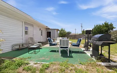 Sleeps 16 plus Central Cape Coral Family Escape