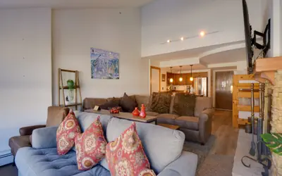 Mountain Plaza 1 Bedroom Condo #610