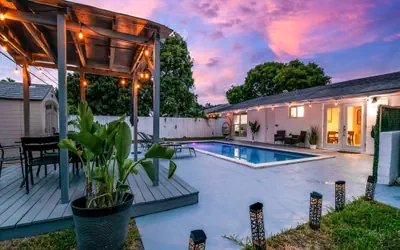 Family-Friendly Oasis with Heated Pool BBQ FirePit
