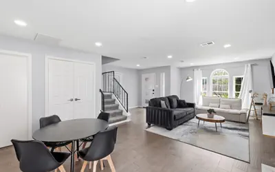 Modern Frisco Retreat — Remodeled 3BR House