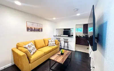 Furnished Sunflower 1BR | 10min to Denver | 30+ Stays