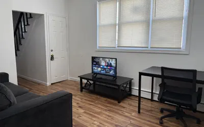 Private house with 4 bedrooms 2 bathrooms, NYC direct bus 1 block away, MetLife Stadium FIFA World Cup 30 minutes away