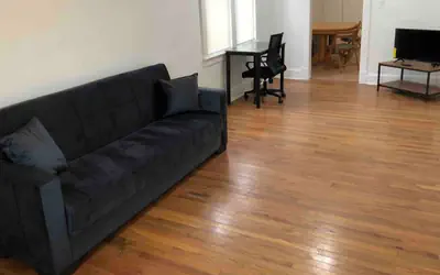 Private 2 bedroom and 1 bathroom house in a quiet area and convenient to NYC bus and train, MetLife Stadium FIFA World Cup 35 minutes away