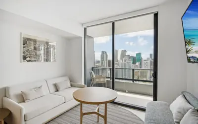 Luxury 1-Bedroom in Downtown Miami | Elegant Bay Views