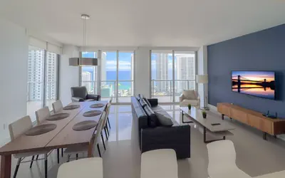 Exclusive 3 bedrooms apartment w/Amazing View