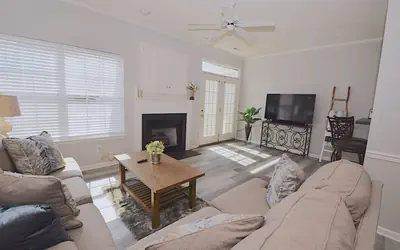 ♥️Coastal Getaway♥️~Large Clean-n-Cozy 3Bdrm Home