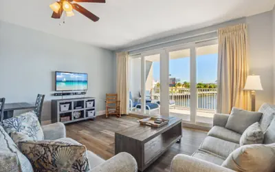Low Floor 3BD + Bunks Family Resort! 5 Pools! Free Beach Chairs