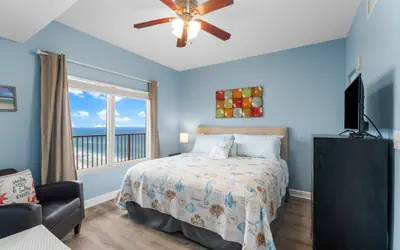 Stylish Beachfront Resort Condo! with Amazing Amenities