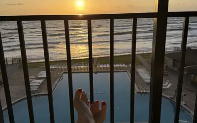 Hawaiian Inn |Daytona Beach, Pools, Balcony, Beach