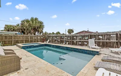 Three Oars Beach Surf Shack Pool, OceanView, Game Room