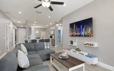 Lovely Villa Home Pool + Disney Adventure