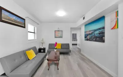 Spacious 5BR Coastal Retreat: 3 King Beds & Private BBQ