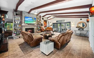 The Creek Resort - Revamped Chic 4BR Haven w/Pool