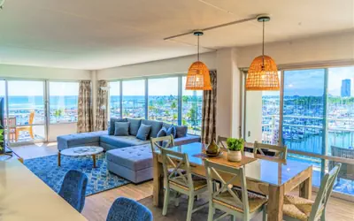 643 · Beachfront Condo Ilikai Collection # 11. Sleeps 6.