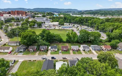 Dual Homes | Sleeps 20 | Hot Tub + Downtown