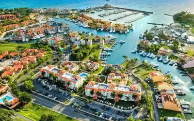 Private Oasis in Gated Community - Private Beach!