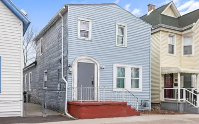 5BR Pet-Friendly Home – Sleeps 10, Buffalo NY